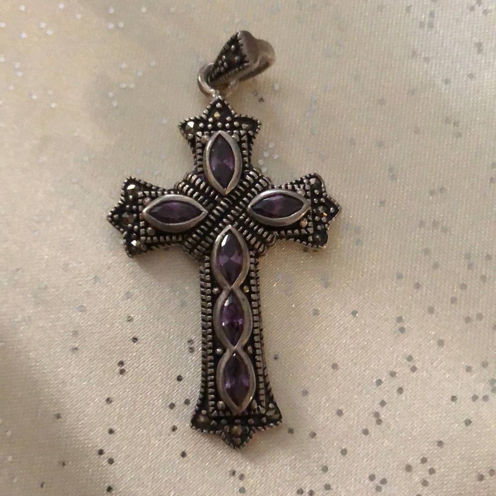 Vintage cross pendent with gems